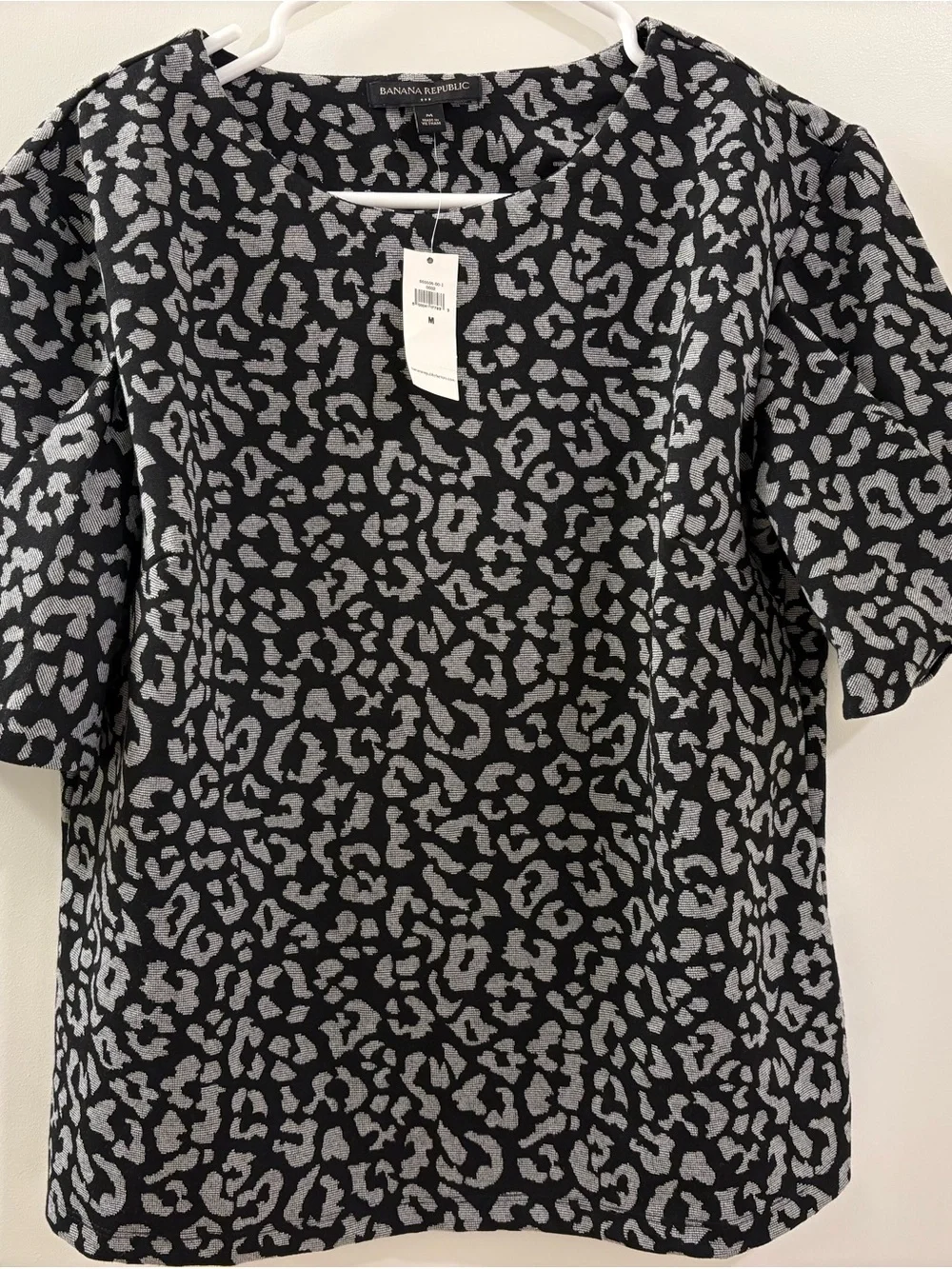 Banana Republic Black & Gray Leopard Print Puff Sleeve Top